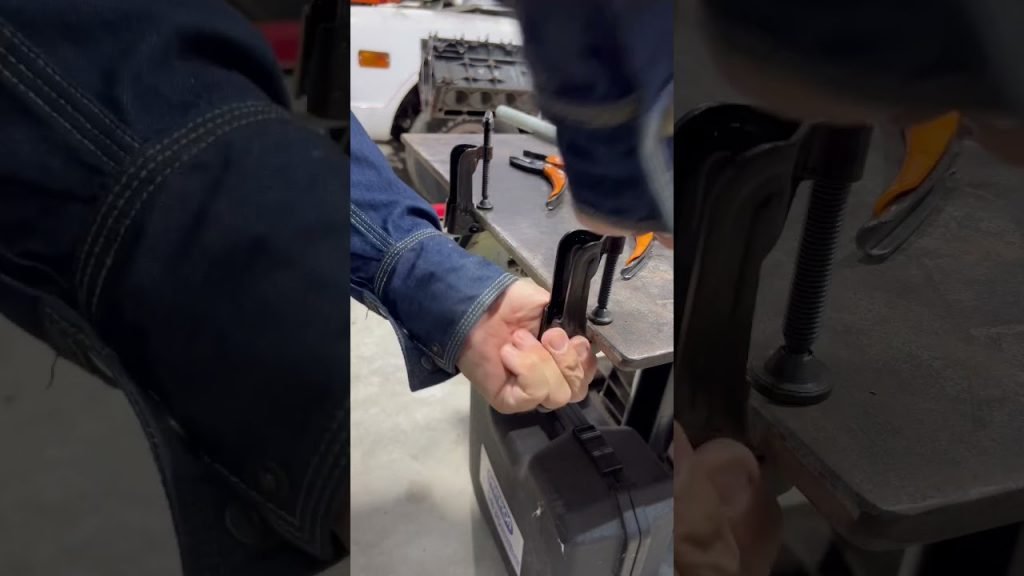 SO QUICK & EASY!! Grip-On Tools BenchTop Vice 7 SO QUICK & EASY!! Grip-On Tools BenchTop Vice