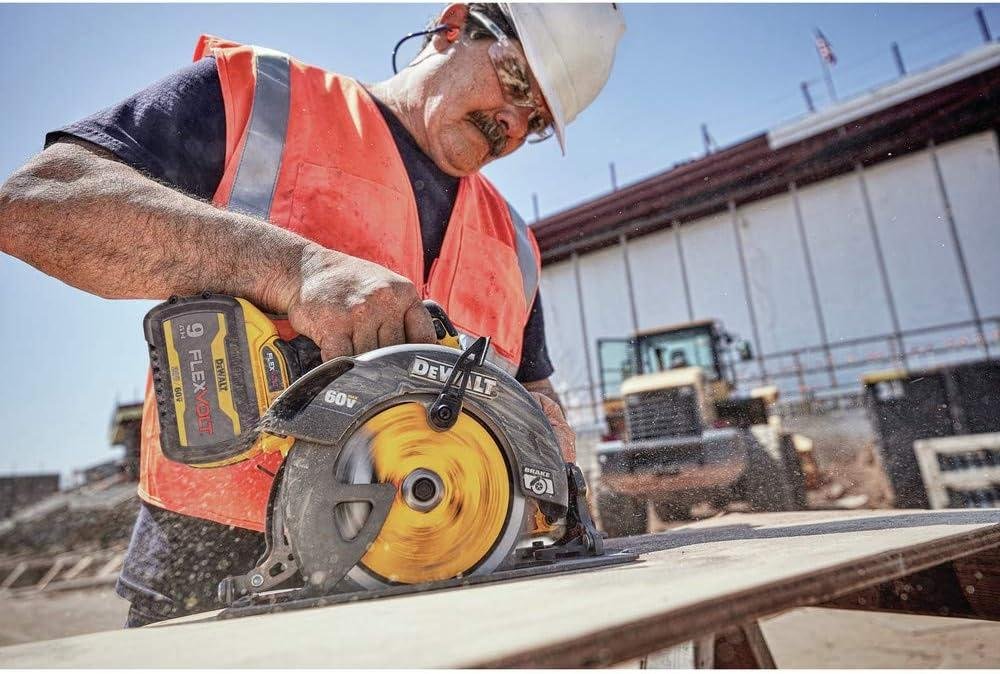 I Tested DeWalt's 60V Saw - It's a Beast 4 I Tested DeWalt's 60V Saw - It's a Beast