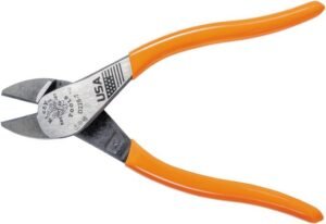Home 1 My Go-To Pliers: Klein D228-7 Review